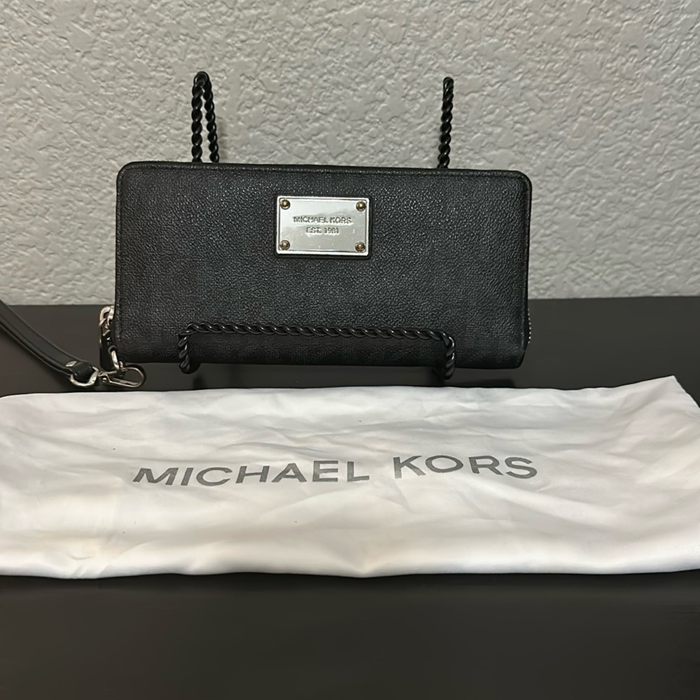 Micheal Kors Jet Set Continental Wristlet